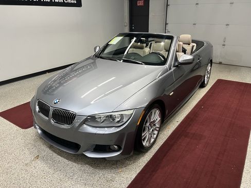Used 2013 BMW 335i Convertible image 22