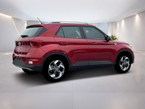 New 2025 Hyundai Venue SEL FWD image 8