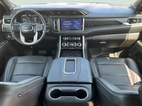 Used 2021 GMC Yukon XL Denali w/ Denali Premium Package RWD image 18