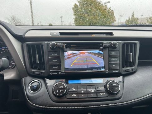 Used 2018 Toyota RAV4 XLE w/ Plus Extra Value Package FWD image 22