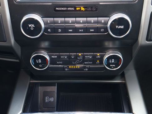 Used 2021 Ford Expedition XLT RWD image 23
