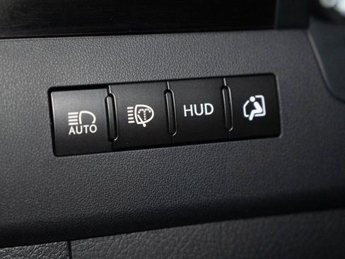 Used 2019 Lexus LX 570 4WD w/ Luxury Package image 21