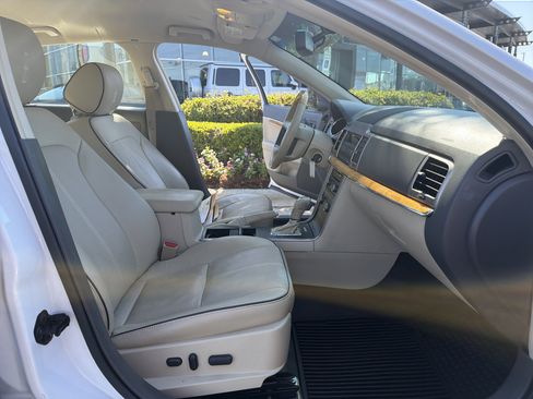 Used 2012 Lincoln MKZ FWD image 35