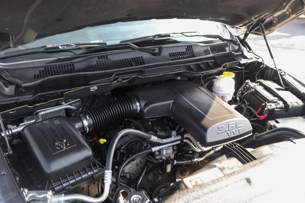Used 2024 RAM 1500 Warlock AWD/4WD image 11