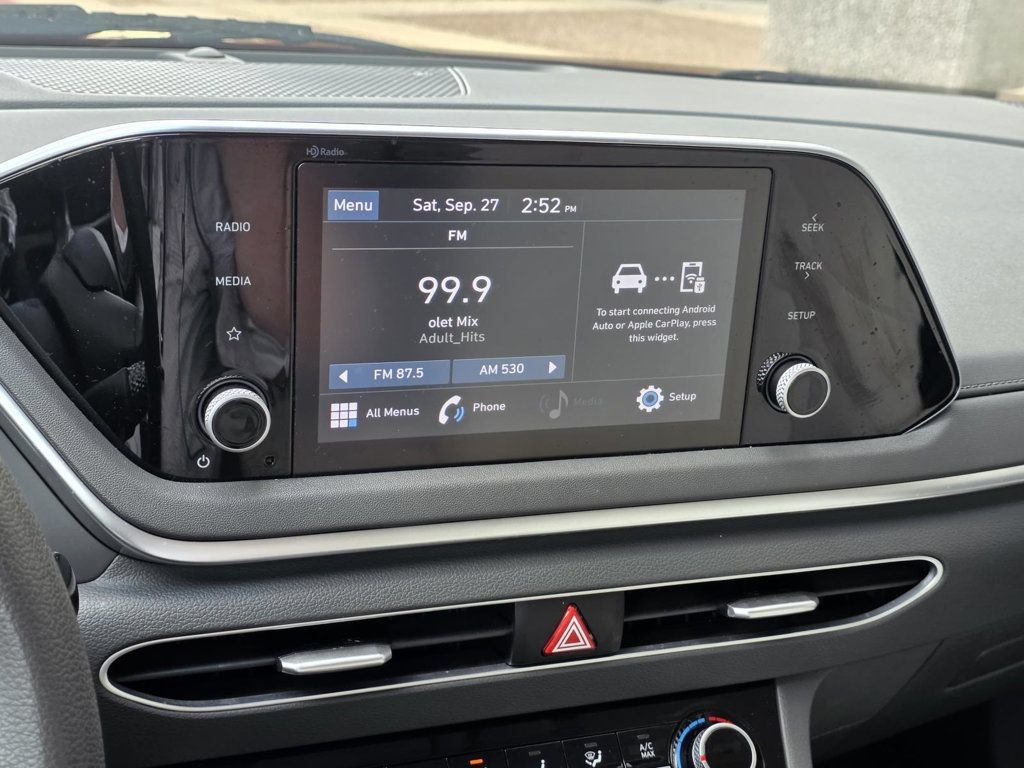 Used 2023 Hyundai Sonata SE FWD image 12