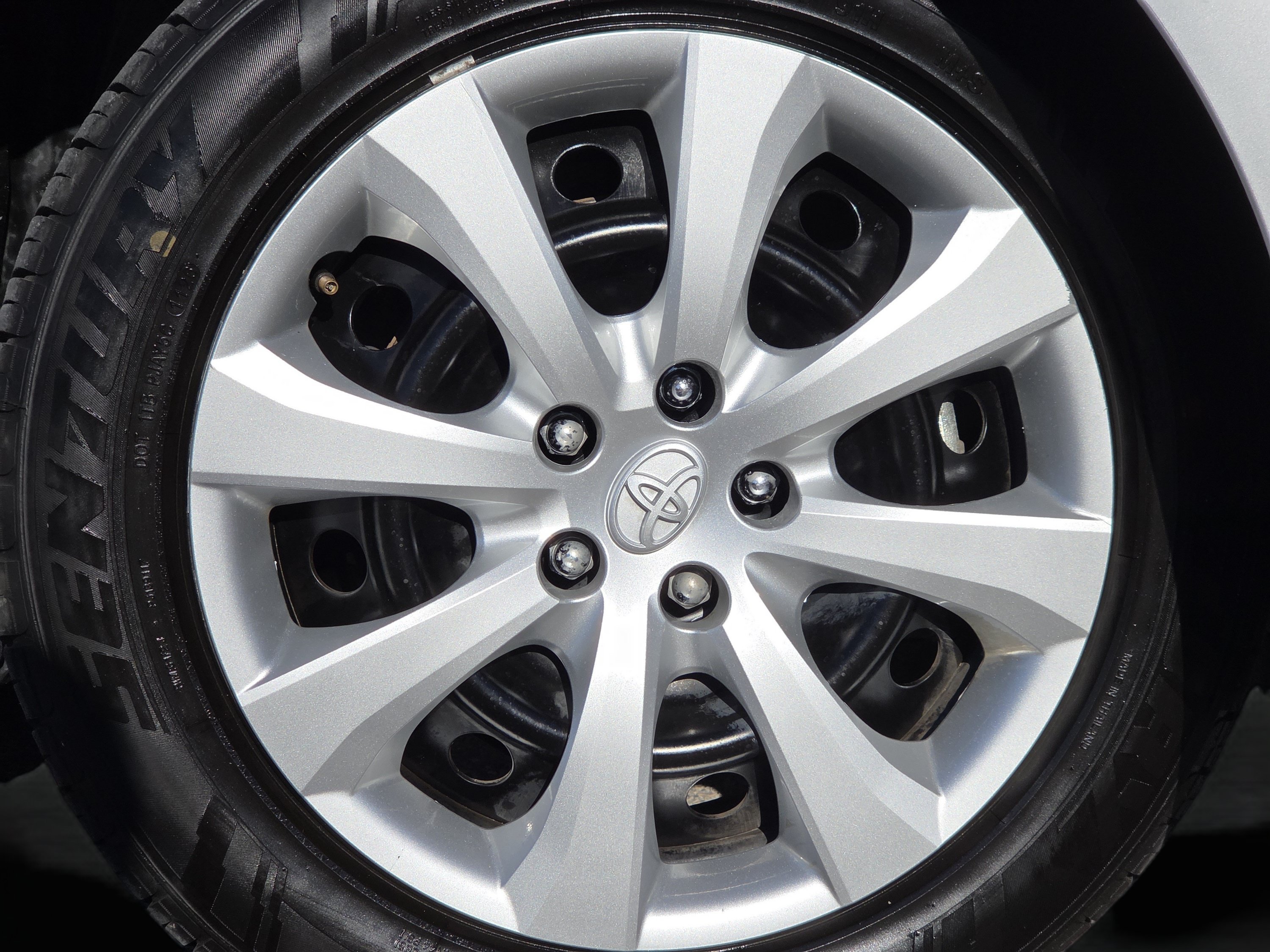 Used 2025 Toyota Corolla LE FWD image 14