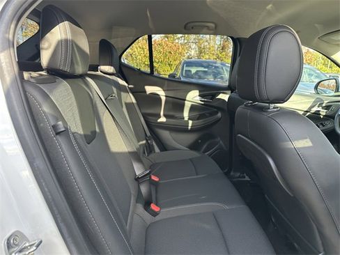 Used 2023 Buick Encore GX Select w/ Sport Touring Package image 36