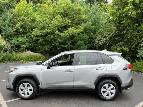 Used 2023 Toyota RAV4 LE AWD/4WD image 2