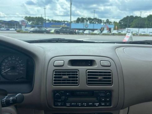 Used 1998 Toyota Corolla LE image 11