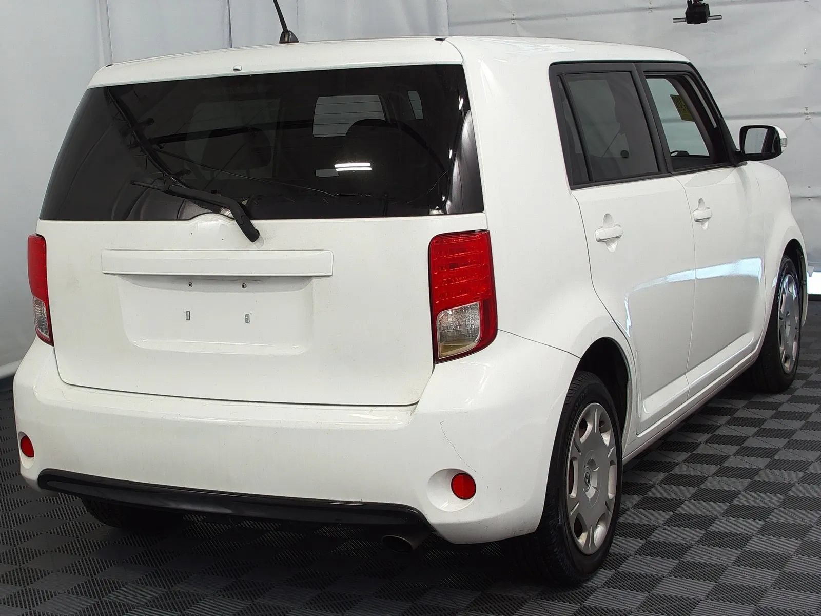 Used 2013 Scion xB FWD image 7