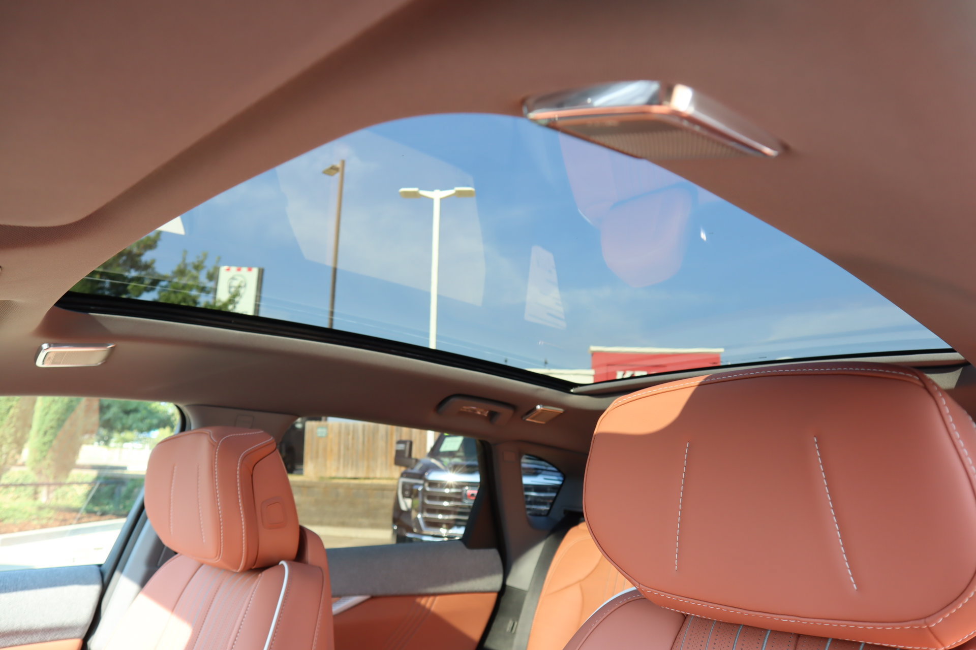 New 2027 Cadillac Optiq Premium Luxury AWD/4WD image 18