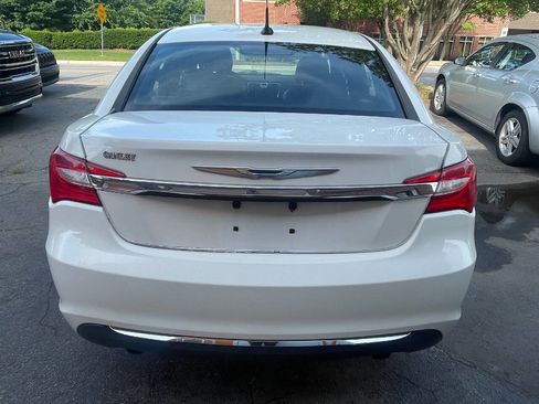 Used 2011 Chrysler 200 Limited image 7