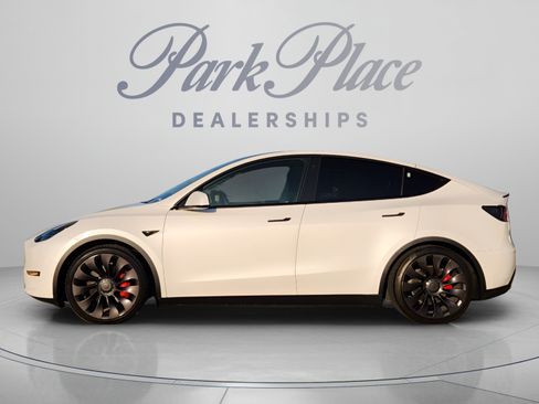 Used 2022 Tesla Model Y Performance AWD/4WD image 2