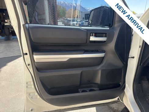 Used 2017 Toyota Tundra SR5 w/ SR5 Upgrade Package AWD/4WD image 17