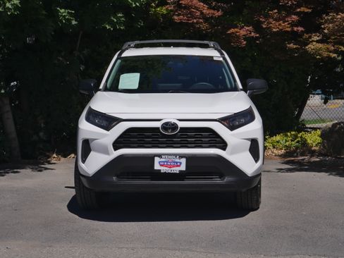 Used 2020 Toyota RAV4 LE AWD/4WD image 28
