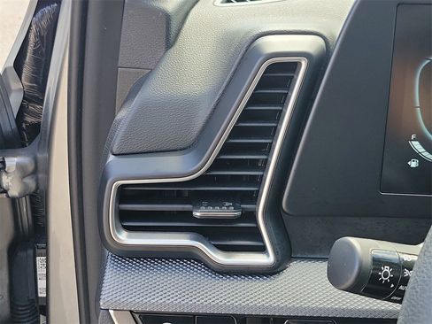 Used 2025 Kia Sportage LX image 30