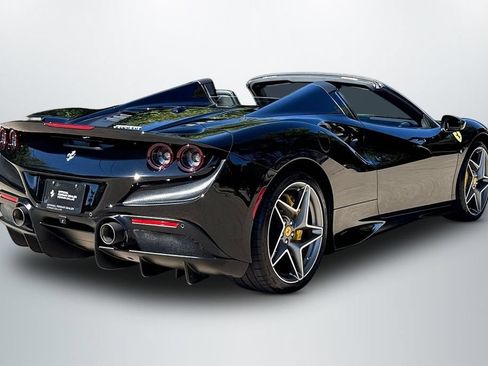 Used 2022 Ferrari F8 Tributo RWD image 7