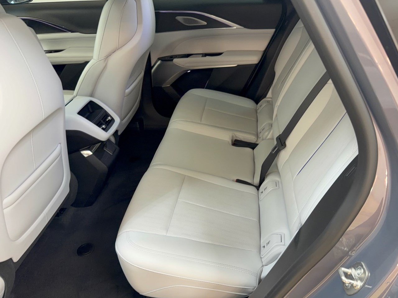 Used 2024 Cadillac Lyriq Luxury RWD image 25