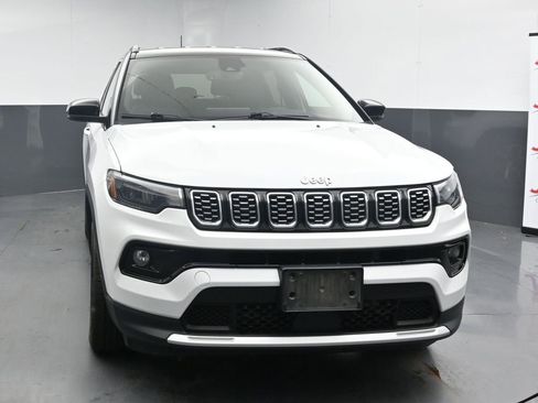 Used 2024 Jeep Compass Limited AWD/4WD image 3