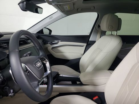 Used 2022 Audi e-tron Premium Plus w/ Premium Plus Package image 22