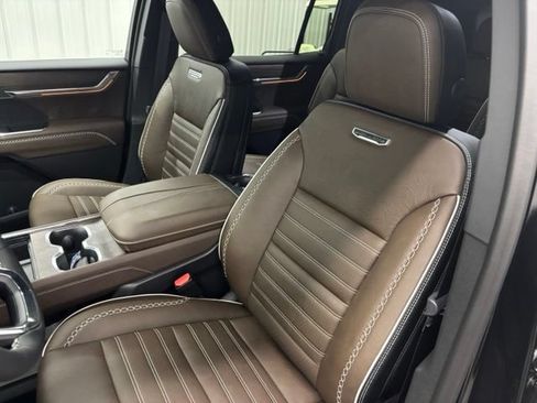 Used 2026 GMC Acadia Denali Ultimate w/ LPO, All-Weather Package AWD/4WD image 24