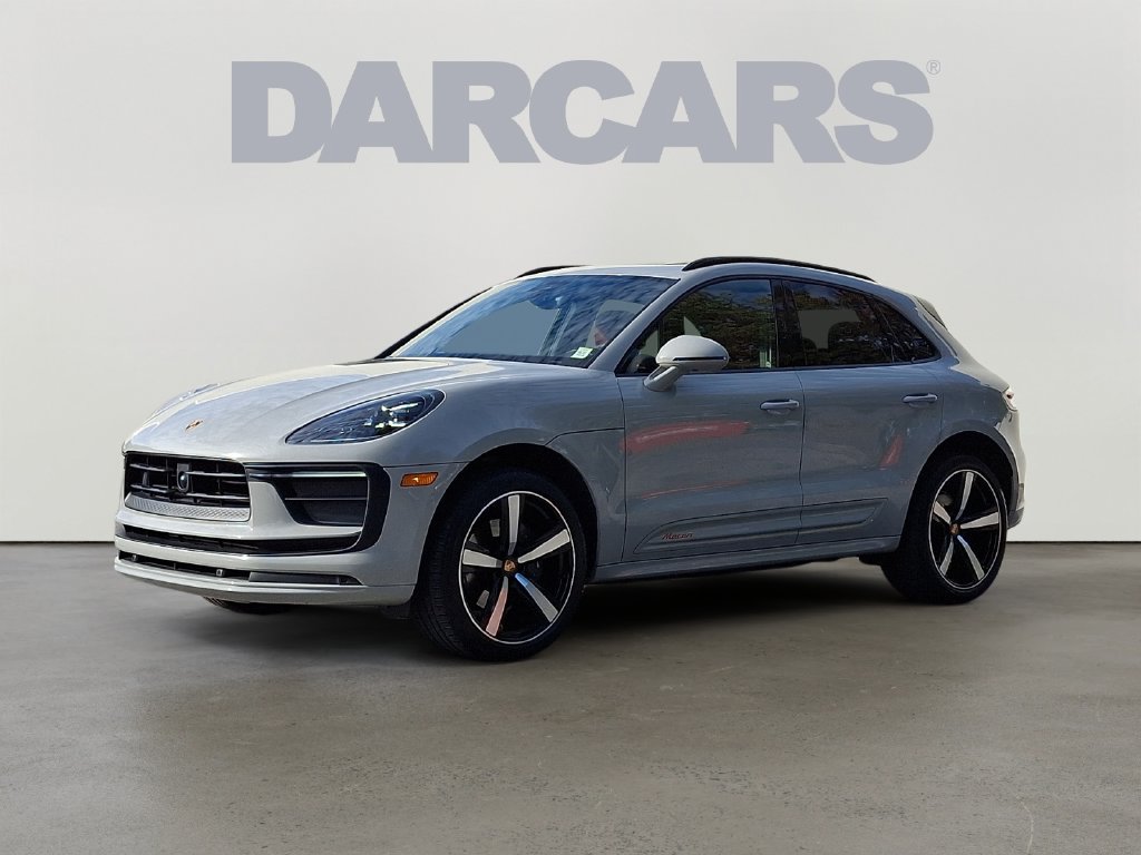 Used 2024 Porsche Macan AWD/4WD image 3