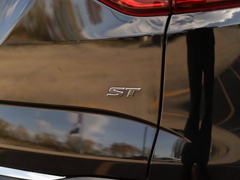 Used 2023 Buick Enclave Essence w/ Sport Touring Edition image 36