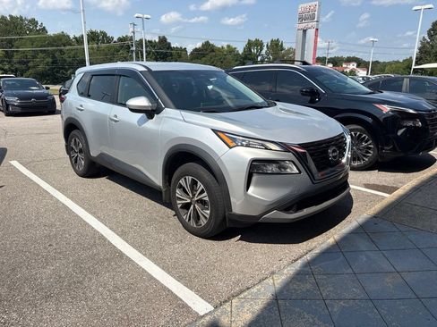 Certified 2023 Nissan Rogue SV FWD image 2