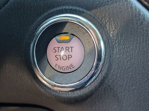 Used 2020 Nissan Pathfinder S FWD image 23