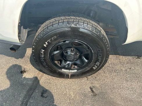 Used 2019 Toyota Tacoma SR RWD image 34
