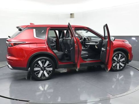 Used 2025 Mitsubishi Outlander SE FWD image 47
