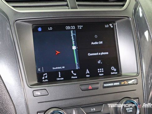 Used 2019 Ford Explorer XLT w/ Equipment Group 202A image 7