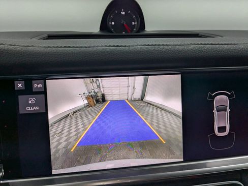 Certified 2021 Porsche Panamera image 14