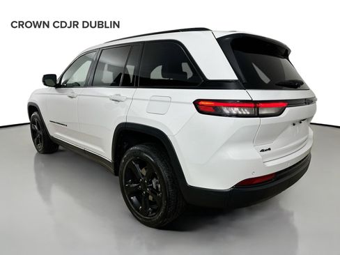 Certified 2023 Jeep Grand Cherokee Altitude AWD/4WD image 8