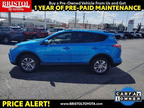 Used 2017 Toyota RAV4 XLE w/ All Weather Liner Package AWD/4WD image 4