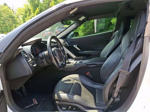 Used 2018 Chevrolet Corvette Stingray Coupe RWD image 18