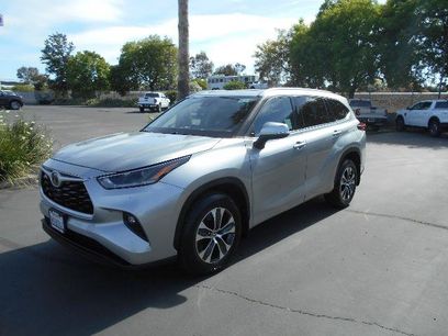 Used 2021 Toyota Highlander XLE