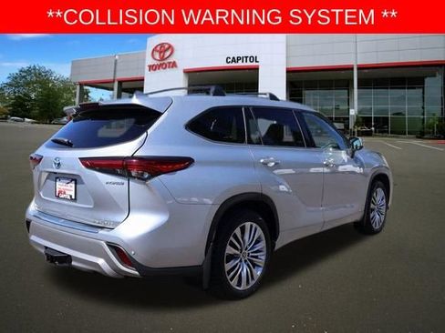 Used 2022 Toyota Highlander Platinum AWD/4WD image 5
