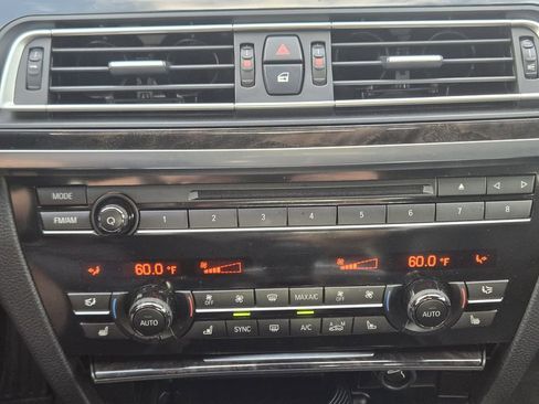 Used 2014 BMW 750i image 21