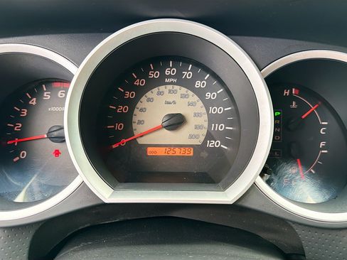 Used 2010 Toyota Tacoma 4x4 Access Cab V6 image 17