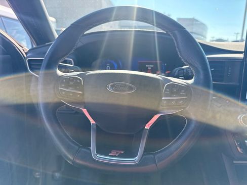 Used 2020 Ford Explorer ST w/ Premium Technology Package AWD/4WD image 3