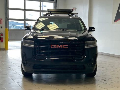 Used 2023 GMC Acadia SLT w/ Elevation Edition image 2
