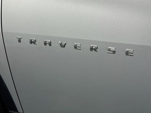 Used 2022 Chevrolet Traverse LT w/ LPO, Cargo Package FWD image 27