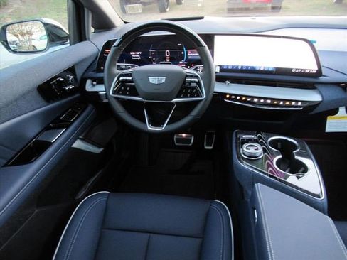 New 2026 Cadillac Optiq Sport 2 image 12