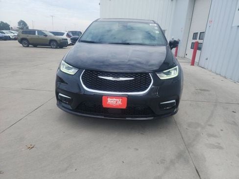 New 2026 Chrysler Pacifica Limited image 7