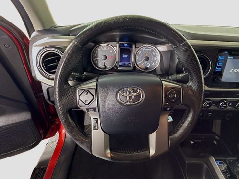 Used 2017 Toyota Tacoma SR5 w/ Tow Package RWD image 13