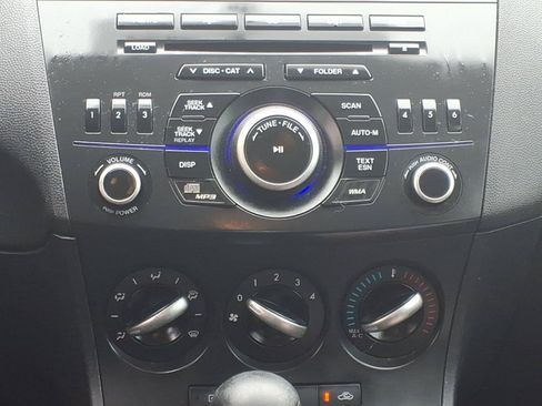 Used 2013 MAZDA MAZDA3 i SV FWD image 6