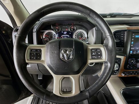 Used 2016 RAM 1500 Laramie w/ Convenience Group image 11