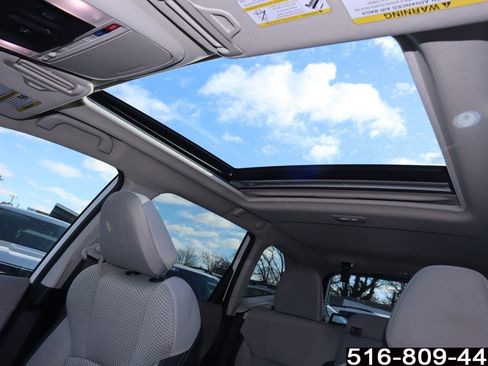 Used 2023 Subaru Forester Premium image 18