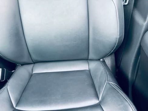 Used 2022 Toyota Venza XLE AWD/4WD image 7